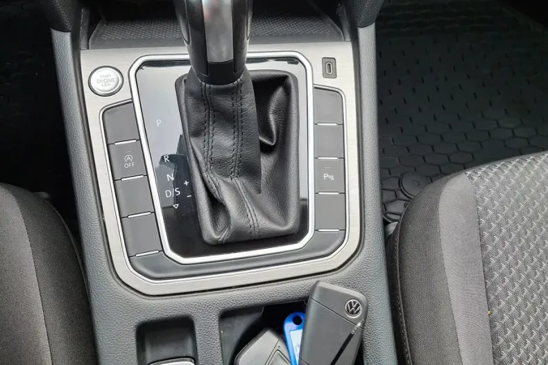 Volkswagen Passat din 2021 cu 60.881 km - oferta VOL179335 - foto 21