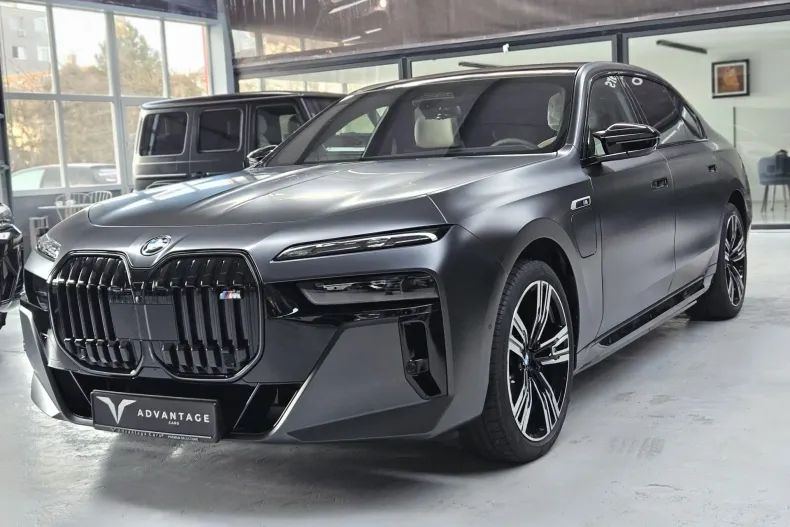 BMW Seria 7 din 2024 cu 6.800 km - oferta BMW179350 - foto 9