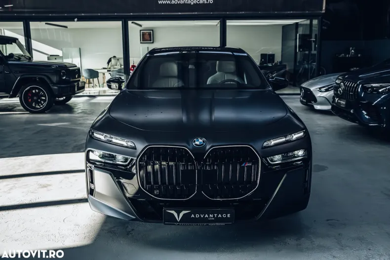 BMW M7 din 2024 cu 7.940 km - oferta BMW179353 - foto 3