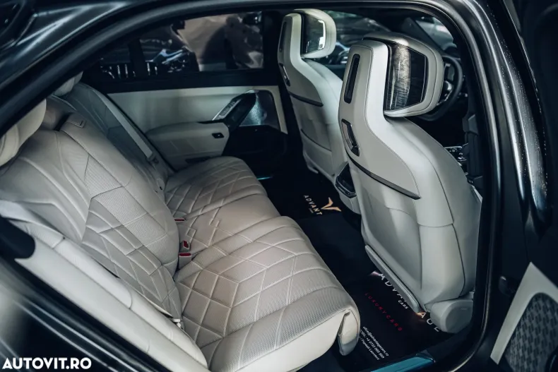 BMW M7 din 2024 cu 7.940 km - oferta BMW179353 - foto 12