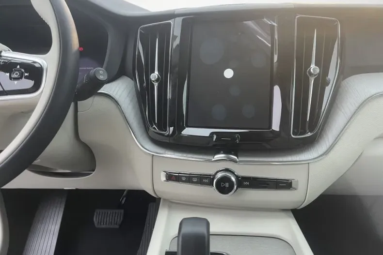 Volvo XC60 din 2024 cu 1 km - oferta VOL179360 - foto 15