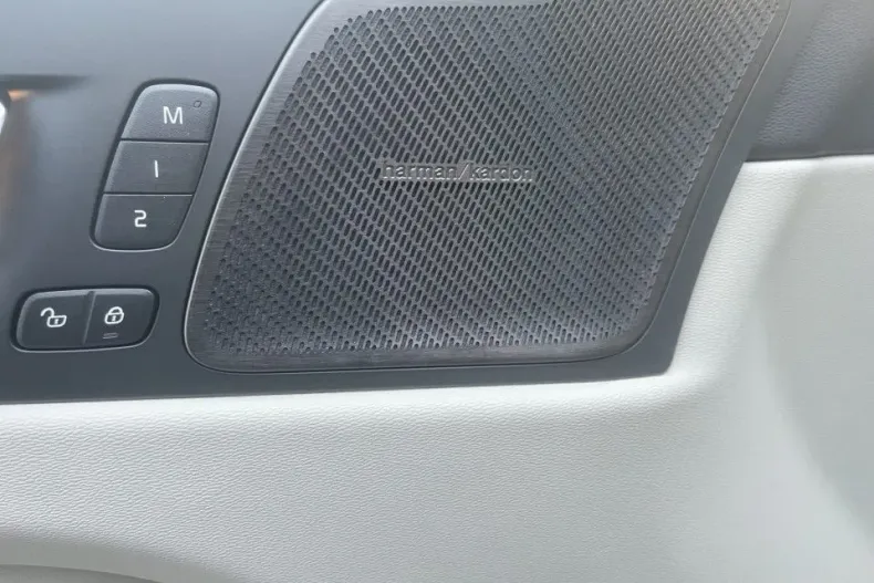 Volvo XC60 din 2024 cu 1 km - oferta VOL179360 - foto 18