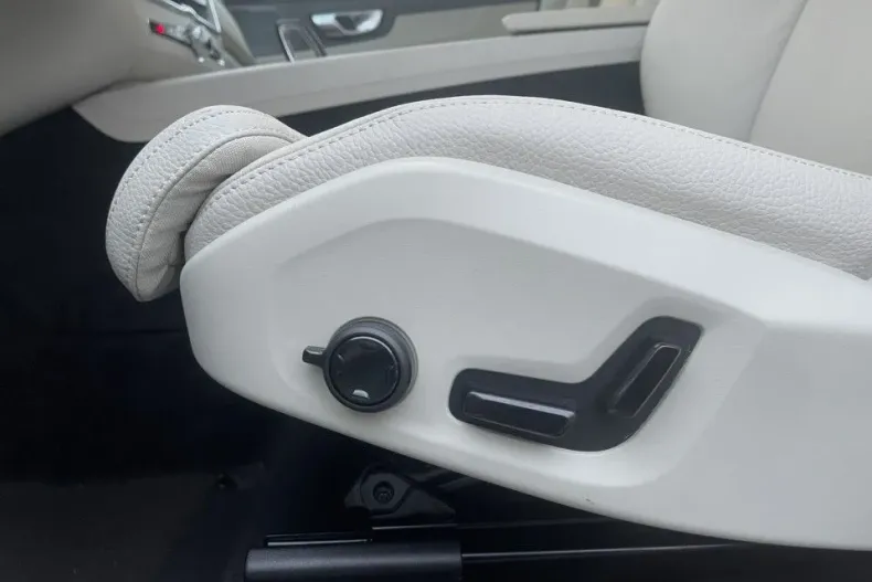 Volvo XC60 din 2024 cu 1 km - oferta VOL179360 - foto 19