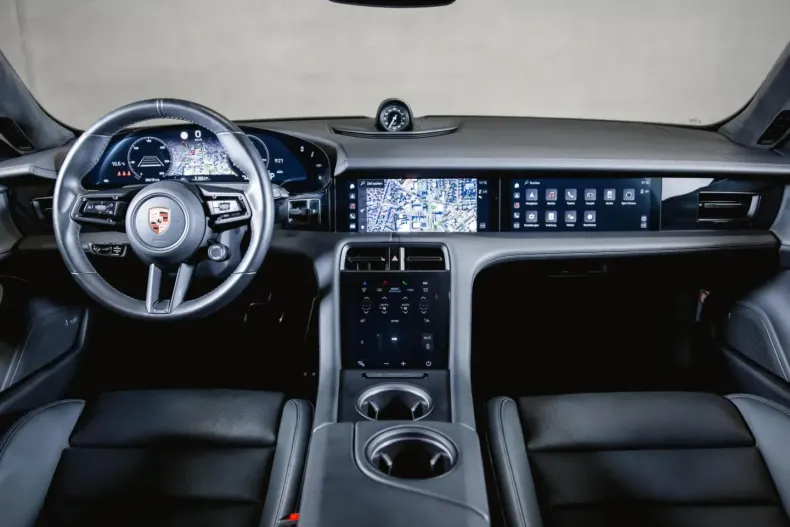 Porsche Taycan din 2023 cu 25.900 km - oferta POR179370 - foto 17