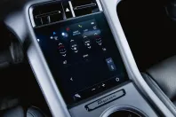 Porsche Taycan din 2023 cu 25.900 km - oferta POR179370 - foto 21