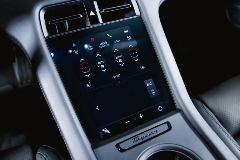 Porsche Taycan din 2023 cu 25.900 km - oferta POR179370 - foto 21