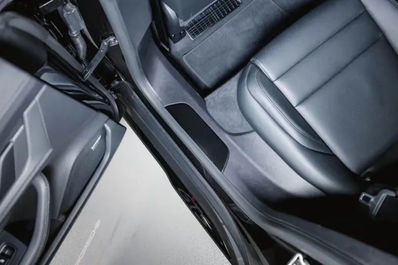 Porsche Taycan din 2023 cu 25.900 km - oferta POR179370 - foto 27