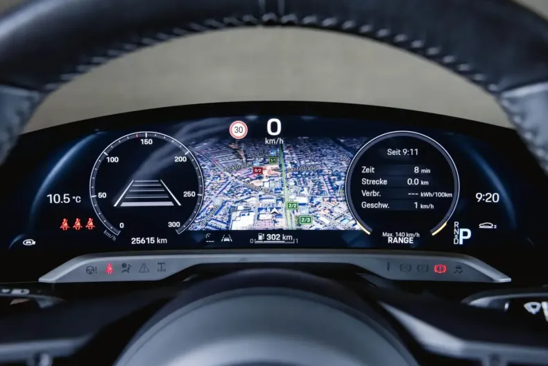 Porsche Taycan din 2023 cu 25.900 km - oferta POR179370 - foto 31