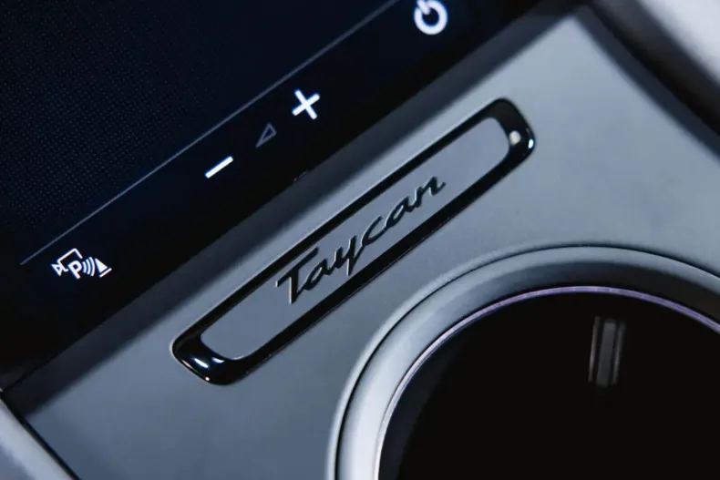 Porsche Taycan din 2023 cu 25.900 km - oferta POR179370 - foto 41