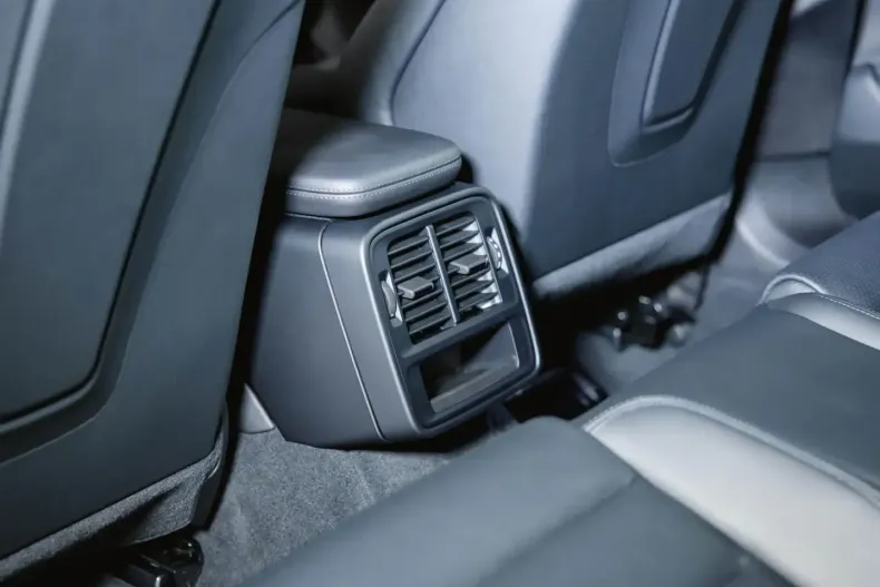 Porsche Taycan din 2023 cu 25.900 km - oferta POR179370 - foto 45