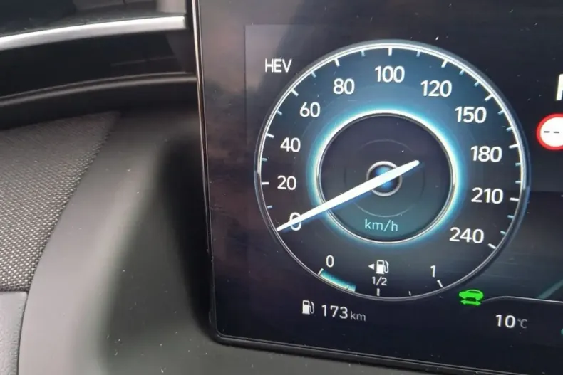 Hyundai TUCSON din 2024 cu 5.268 km - oferta HYU179384 - foto 29