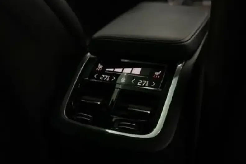 Volvo XC60 din 2023 cu 82.577 km - oferta VOL179395 - foto 19