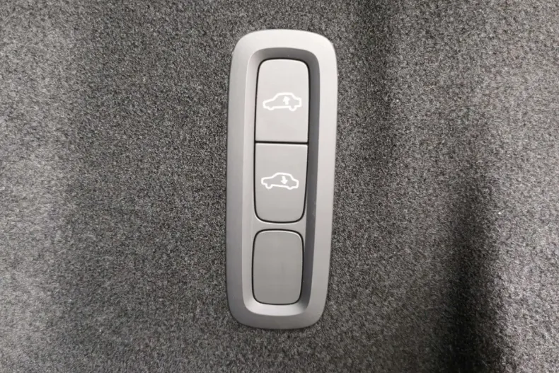 Volvo XC60 din 2022 cu 86.500 km - oferta VOL179399 - foto 7