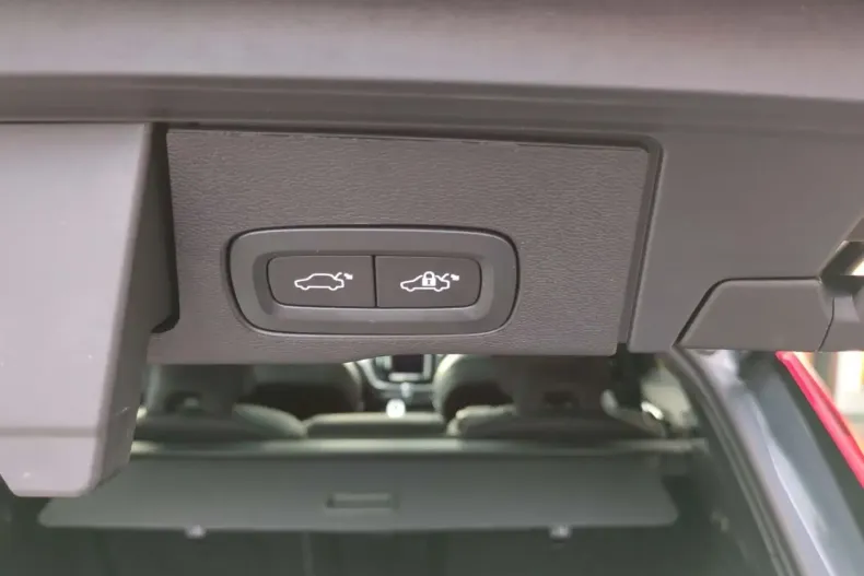 Volvo XC60 din 2022 cu 86.500 km - oferta VOL179399 - foto 8