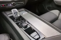 Volvo XC60 din 2022 cu 86.500 km - oferta VOL179399 - foto 24