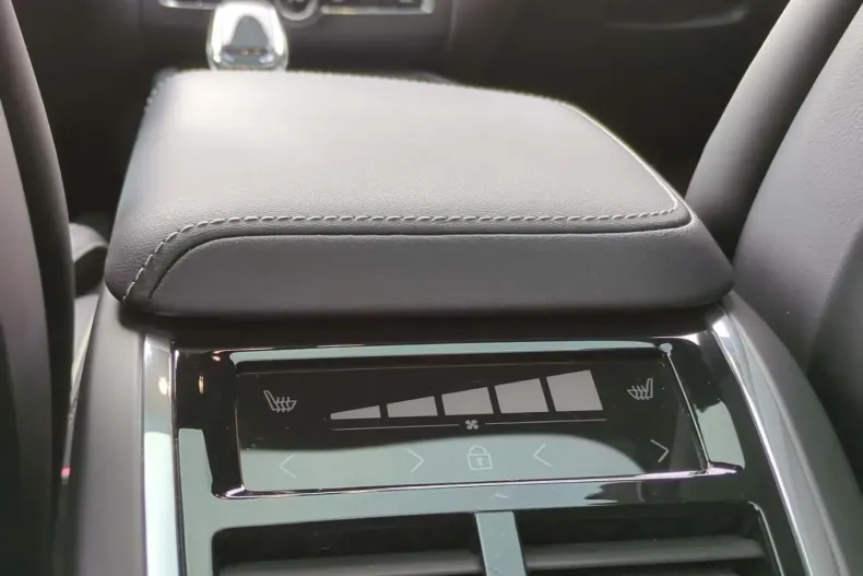 Volvo XC60 din 2022 cu 86.500 km - oferta VOL179399 - foto 26