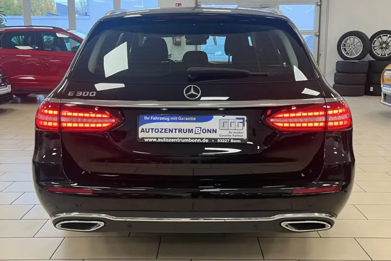 Mercedes-Benz E 300 (Clasa E) din 2021 cu 99.987 km - oferta MER179408 - foto 5