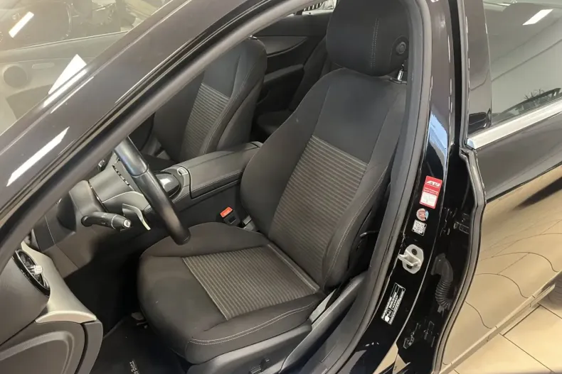 Mercedes-Benz E 300 (Clasa E) din 2021 cu 99.987 km - oferta MER179408 - foto 11