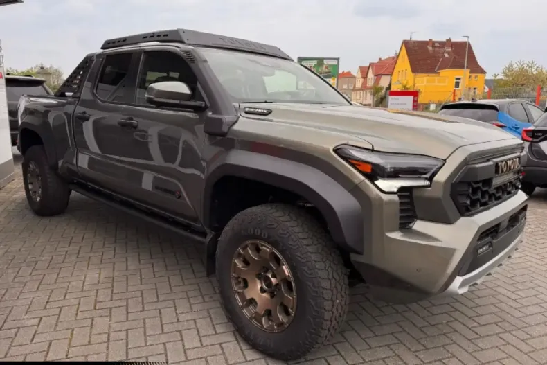 Toyota Tacoma din 2025 cu 3.000 km - oferta TOY179424 - foto 1