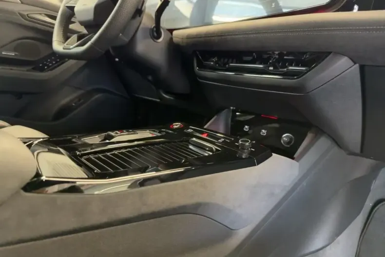 Audi Q6 e-tron din 2025 cu 9.999 km - oferta AUD179437 - foto 12