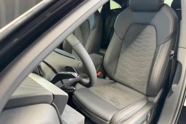 Audi Q6 e-tron din 2025 cu 9.999 km - oferta AUD179437 - foto 15