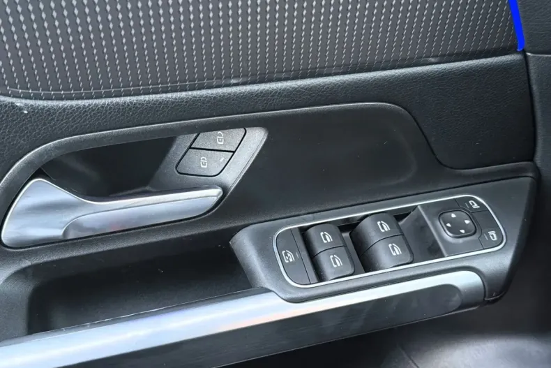 Mercedes-Benz GLB 200 din 2022 cu 97.608 km - oferta MER179447 - foto 24