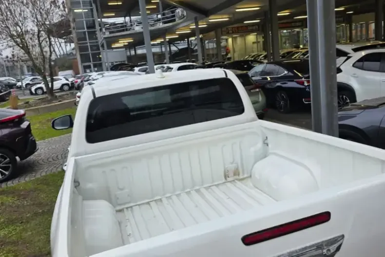 Toyota Hilux din 2024 cu 10 km - oferta TOY179448 - foto 5