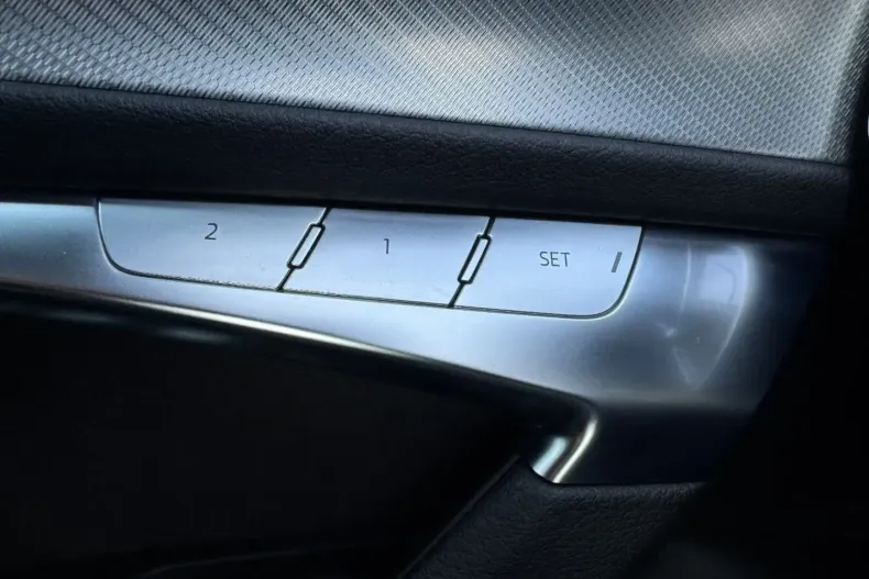 Audi A6 din 2021 cu 76.345 km - oferta AUD179449 - foto 34