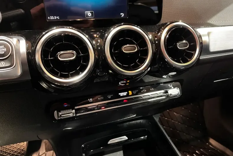 Mercedes-Benz GLB 200 din 2021 cu 75.716 km - oferta MER179451 - foto 19