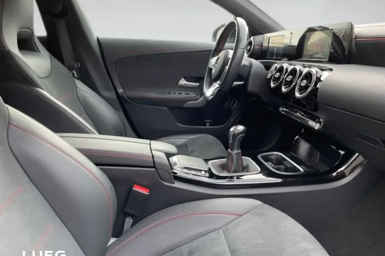 Mercedes-Benz CLA 200 (Clasa CLA) din 2022 cu 33.674 km - oferta MER179454 - foto 9