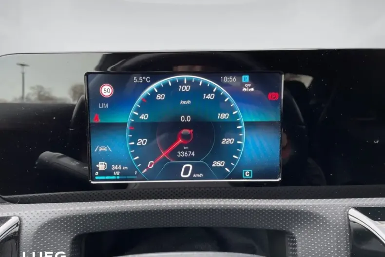 Mercedes-Benz CLA 200 (Clasa CLA) din 2022 cu 33.674 km - oferta MER179454 - foto 15