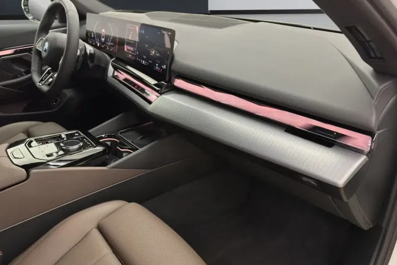 BMW 550 din 2025 cu 1.600 km - oferta BMW179468 - foto 7