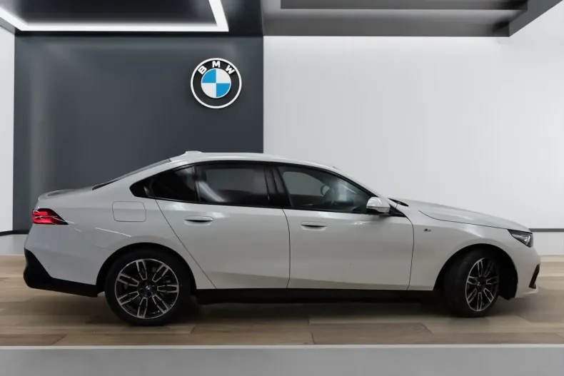 BMW 550 din 2025 cu 1.600 km - oferta BMW179468 - foto 9