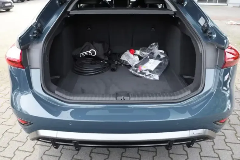 Audi Q6 e-tron din 2025 cu 18.060 km - oferta AUD179469 - foto 4