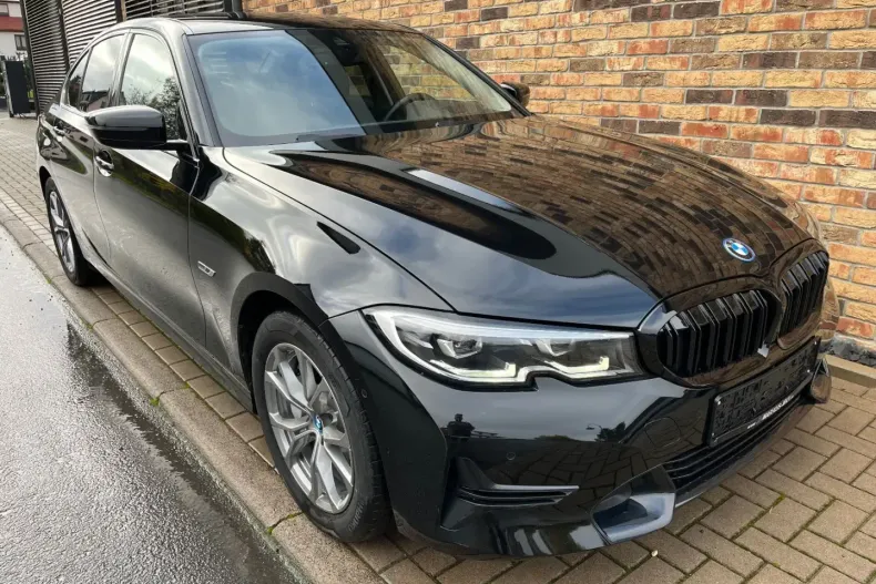 BMW 330 din 2022 cu 56.899 km - oferta BMW179487 - foto 1