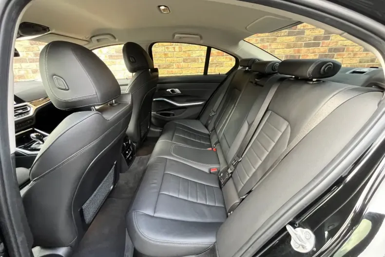 BMW 330 din 2022 cu 56.899 km - oferta BMW179487 - foto 12