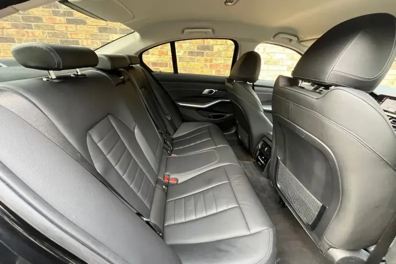 BMW 330 din 2022 cu 56.899 km - oferta BMW179487 - foto 13