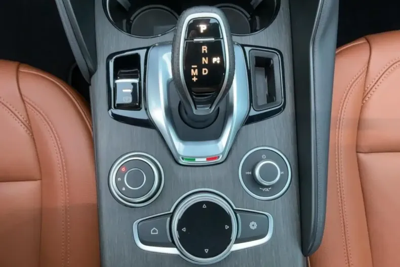 Alfa Romeo Giulia din 2022 cu 30.500 km - oferta ALF179501 - foto 11