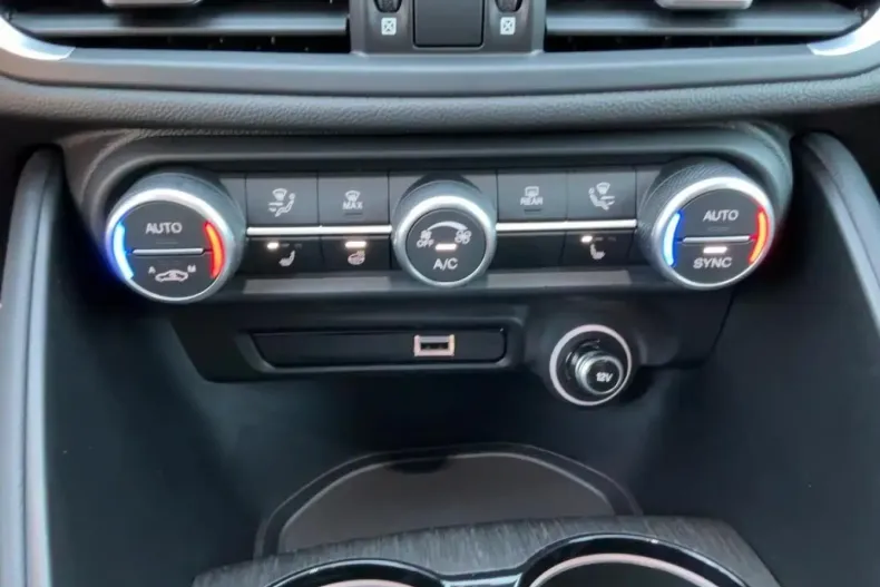 Alfa Romeo Giulia din 2022 cu 30.500 km - oferta ALF179501 - foto 15