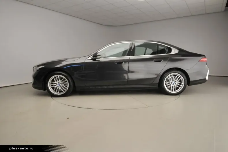 BMW 530 din 2024 cu 9.000 km - oferta BMW179518 - foto 2