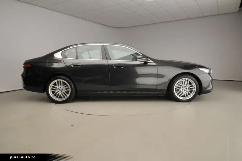 BMW 530 din 2024 cu 9.000 km - oferta BMW179518 - foto 4