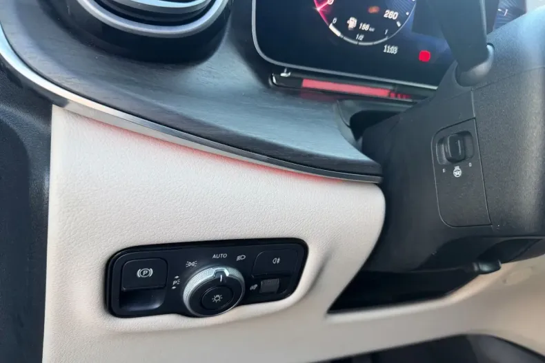 Mercedes-Benz V 300 din 2024 cu 48.201 km - oferta MER179521 - foto 11