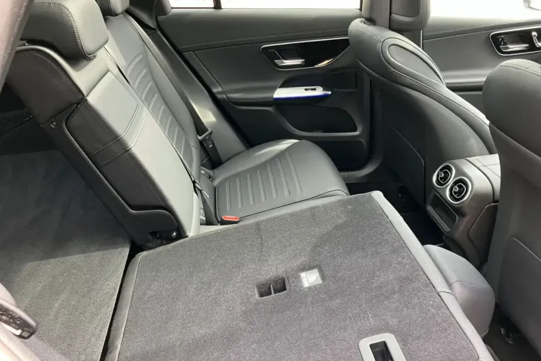 Mercedes-Benz GLC 200 (Clasa GLC) din 2024 cu 19.011 km - oferta MER179529 - foto 9