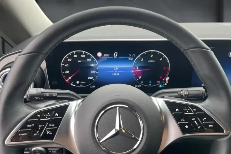 Mercedes-Benz V 250 (Clasa V) din 2024 cu 14.941 km - oferta MER179534 - foto 8