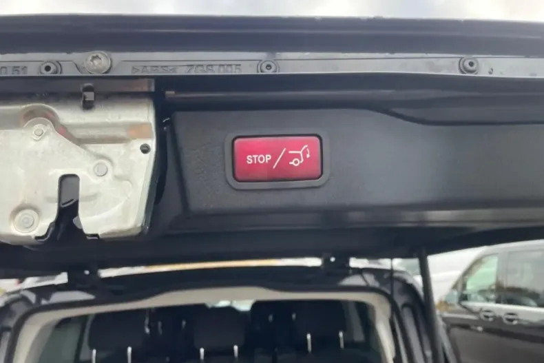 Mercedes-Benz V 250 (Clasa V) din 2024 cu 14.941 km - oferta MER179534 - foto 11