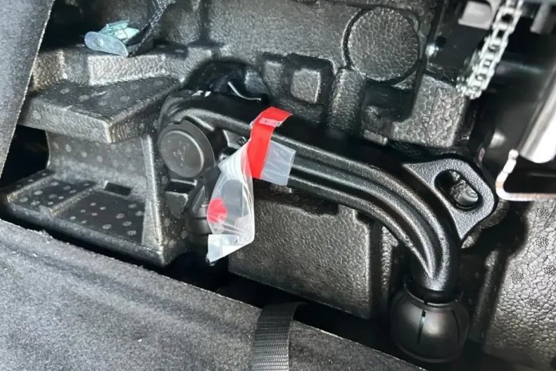 Mercedes-Benz V 300 (Clasa V) din 2024 cu 16.900 km - oferta MER179535 - foto 19