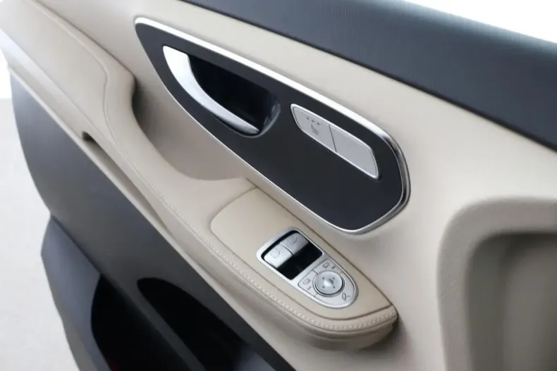 Mercedes-Benz V 250 (Clasa V) din 2025 cu 18.200 km - oferta MER179542 - foto 12