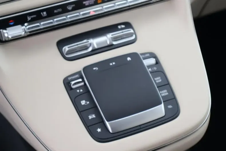 Mercedes-Benz V 250 (Clasa V) din 2025 cu 18.200 km - oferta MER179542 - foto 16