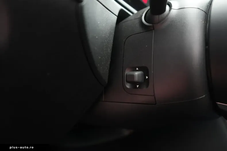 Mercedes-Benz C 63 AMG (Clasa C) din 2025 cu 4.000 km - oferta MER179546 - foto 15