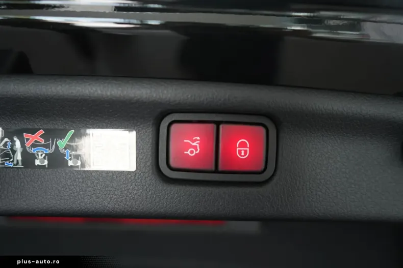 Mercedes-Benz C 63 AMG (Clasa C) din 2025 cu 4.000 km - oferta MER179546 - foto 28